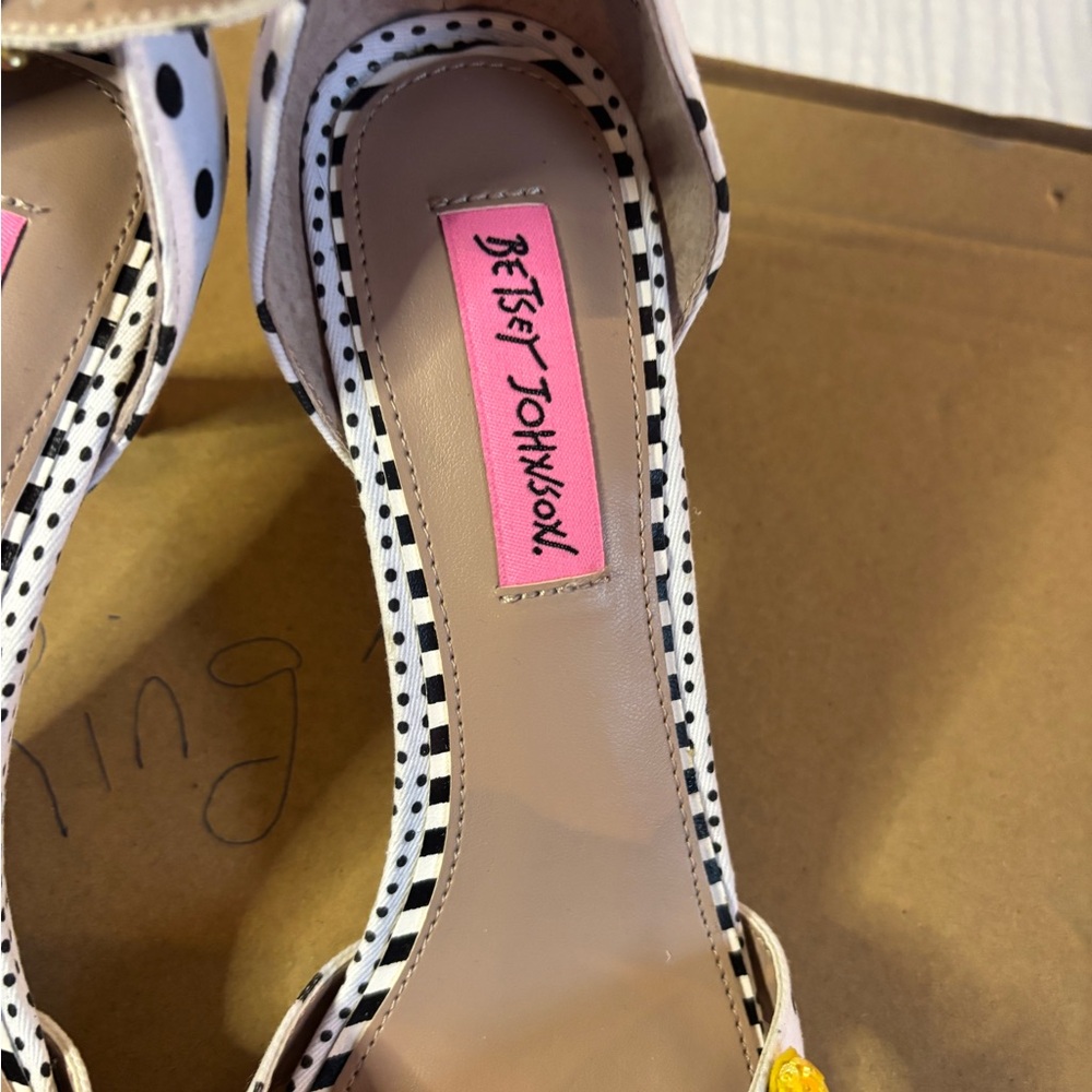 Betsey Johnson Black and White Polka Dot Heels with Fruit Accents - Picture 5 of 6